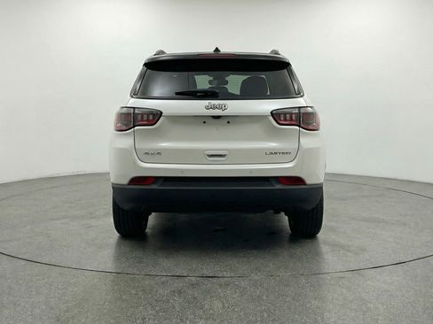 Used 2025 Jeep Compass Limited image 7