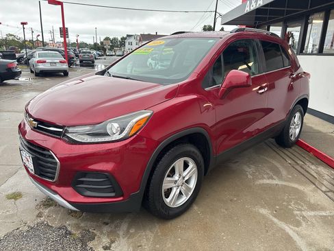 Used 2018 Chevrolet Trax LT w/ LT Convenience Package AWD/4WD image 9