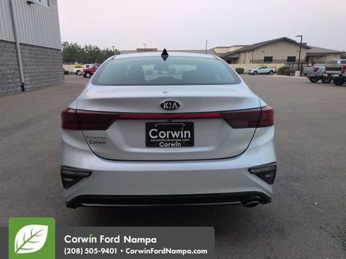 Used 2019 Kia Forte LXS FWD image 4