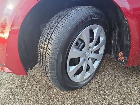 Certified 2023 Toyota Corolla LE image 31