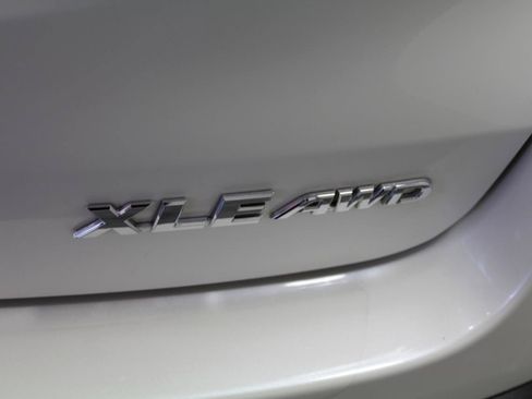 Used 2019 Toyota Highlander XLE AWD/4WD image 36