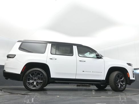 New 2026 Jeep Grand Wagoneer 4WD image 42