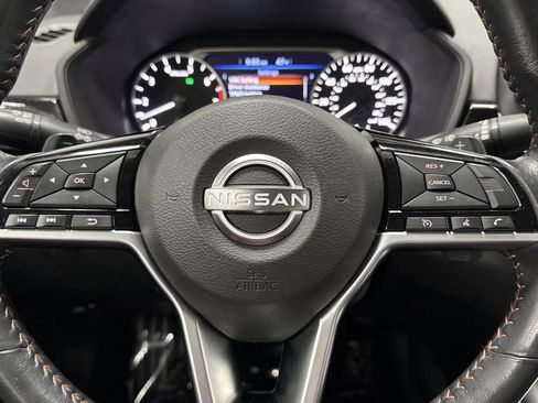 Used 2023 Nissan Altima 2.5 SR w/ SR Premium Package image 17