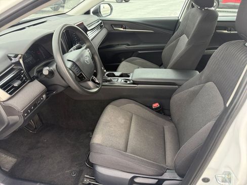 Used 2025 Toyota Camry LE image 24