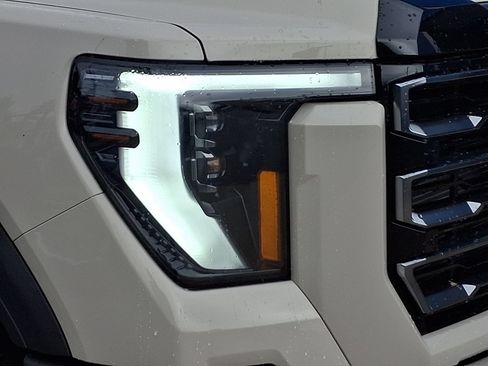 New 2026 GMC Sierra 2500 AT4 w/ AT4 Premium Plus Package AWD/4WD image 9
