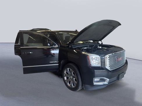 Used 2015 GMC Yukon Denali w/ Premium Package AWD/4WD image 7