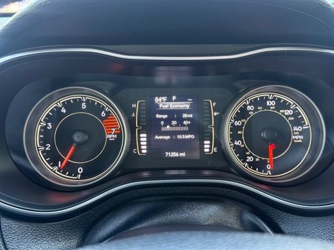 Used 2019 Jeep Cherokee Latitude Plus AWD/4WD image 16