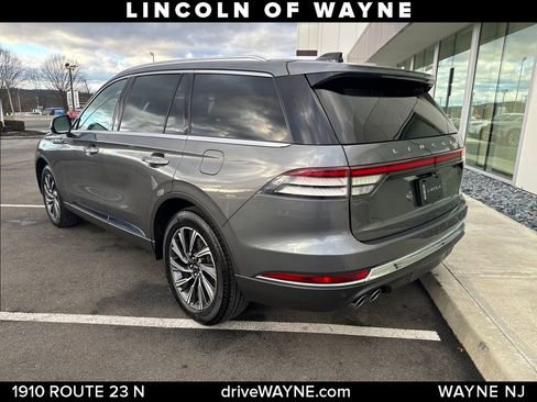 Used 2025 Lincoln Aviator AWD image 4