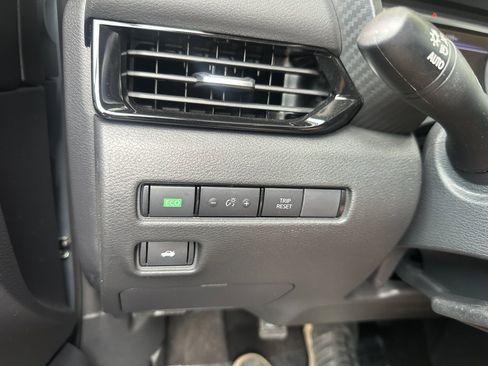 Used 2025 Nissan Sentra SV w/ Trunk Package FWD image 26