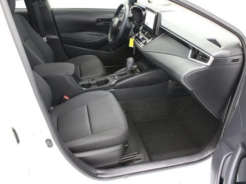 Used 2023 Toyota Corolla LE FWD image 33