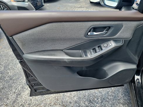 Certified 2022 Nissan Rogue SV FWD image 9