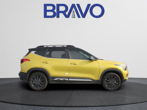 Used 2023 Kia Seltos Nightfall Edition image 4