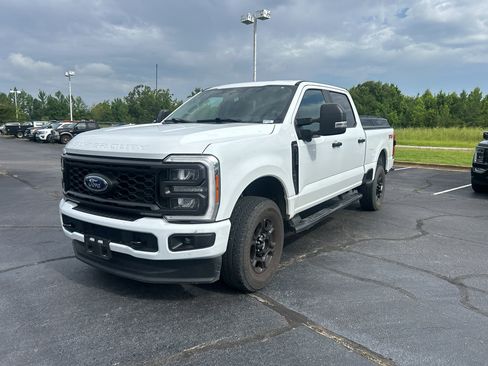 Used 2023 Ford F250 XL w/ STX Appearance Package AWD/4WD image 3