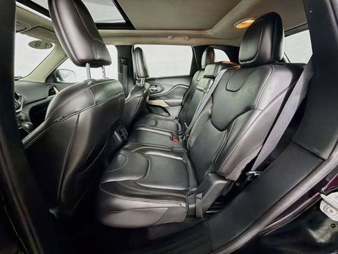 Used 2018 Jeep Cherokee Limited AWD/4WD image 25