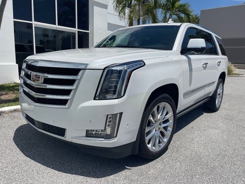 Used 2019 Cadillac Escalade Premium Luxury RWD image 23