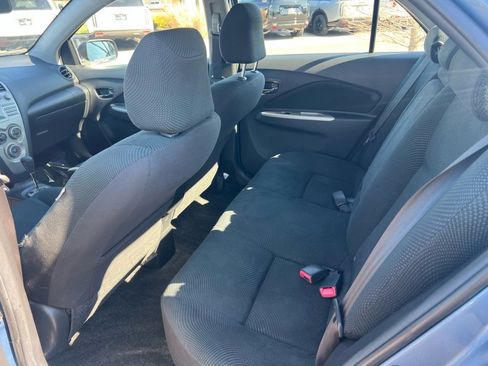 Used 2010 Toyota Yaris Sedan image 5