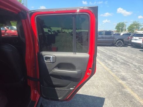 Used 2020 Jeep Wrangler Unlimited Sahara AWD/4WD image 23