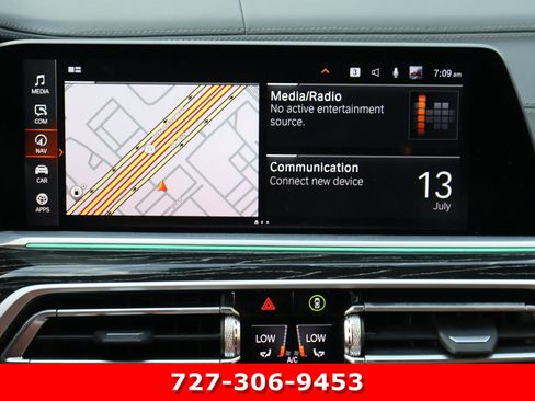 Used 2022 BMW X7 xDrive40i w/ M Sport Package AWD/4WD image 3
