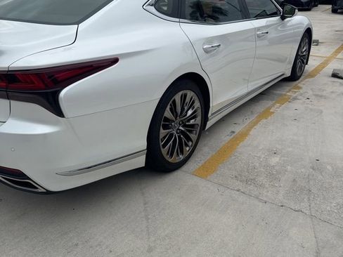 Used 2023 Lexus LS 500 w/ Interior Upgrade Package RWD image 7