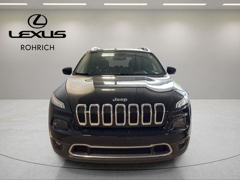 Used 2018 Jeep Cherokee Limited AWD/4WD image 2