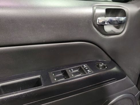 Used 2017 Jeep Compass Sport w/ Power Value Group AWD/4WD image 18