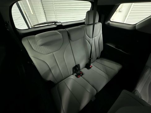 Used 2025 Hyundai Palisade SEL FWD image 19