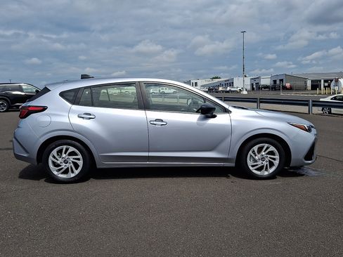 Certified 2024 Subaru Impreza 2.0i AWD/4WD image 7