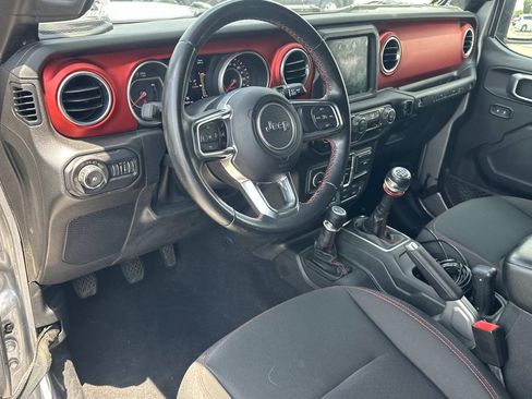Used 2018 Jeep Wrangler Unlimited Rubicon AWD/4WD image 2