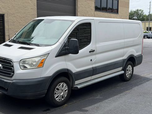 Used 2015 Ford Transit 250 130 Low Roof w/ Exterior Upgrade Package RWD image 32