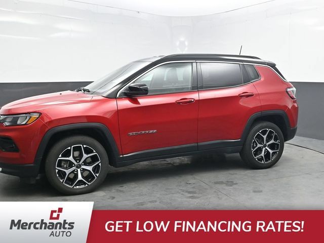 Used 2025 Jeep Compass Limited AWD/4WD image 3