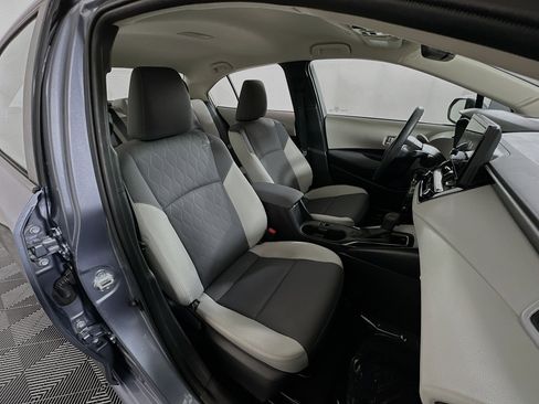 Used 2025 Toyota Corolla LE image 27