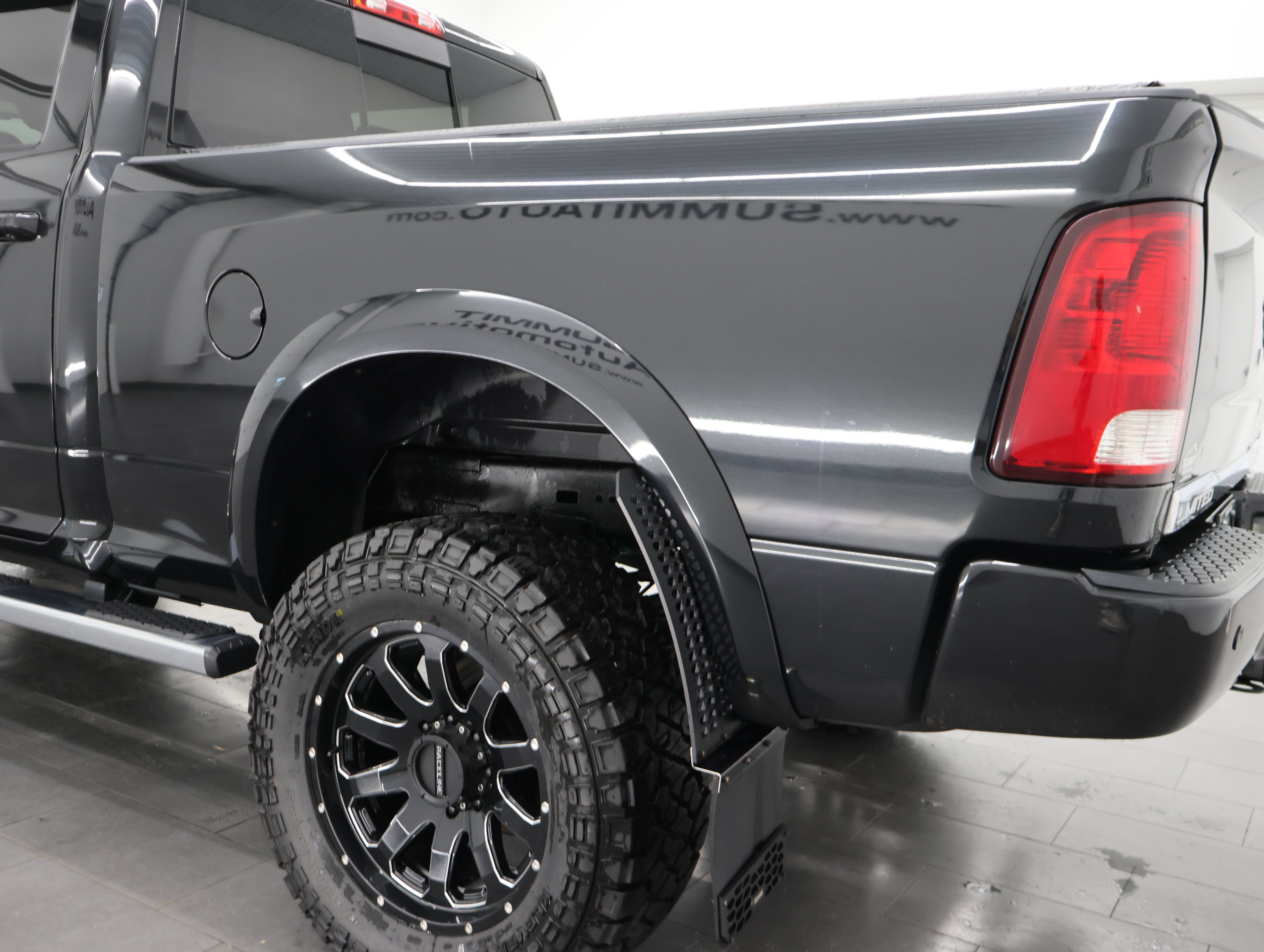 Used 2018 RAM 2500 Big Horn w/ Sport Appearance Group AWD/4WD image 31