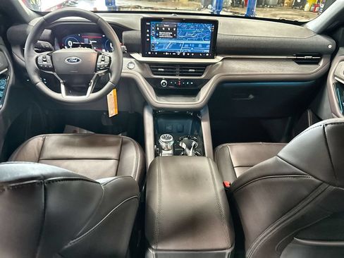New 2026 Ford Explorer Platinum w/ LUX Leather Package AWD/4WD image 26