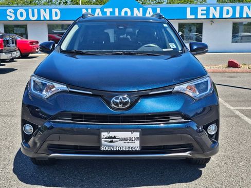 Used 2018 Toyota RAV4 XLE AWD/4WD image 8