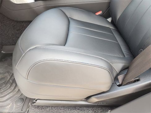 New 2025 Land Rover Range Rover SE image 17