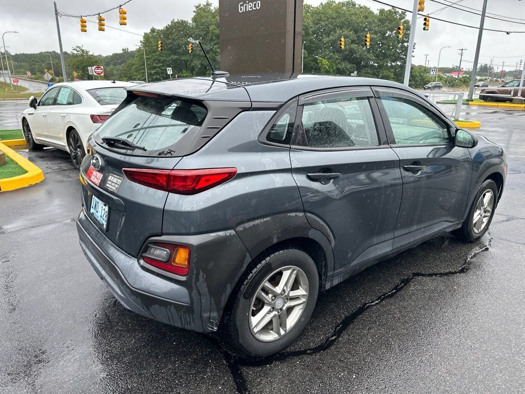 Used 2019 Hyundai Kona SE FWD image 2