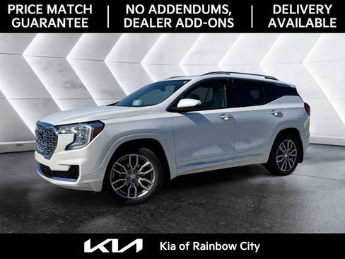 Used 2024 GMC Terrain Denali w/ Denali Premium Package AWD/4WD image 4