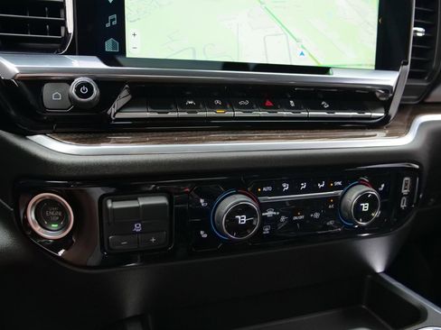 Used 2025 Chevrolet Silverado 1500 RST AWD/4WD image 17