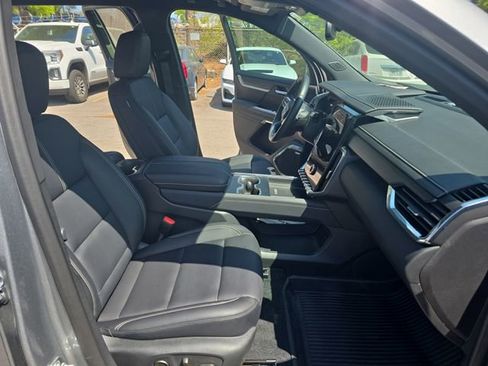 Used 2024 GMC Acadia Elevation image 10