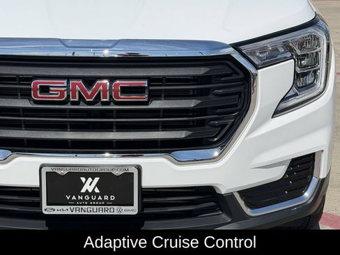 Used 2024 GMC Terrain SLE AWD/4WD image 4