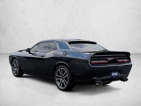 Used 2016 Dodge Challenger SXT w/ Blacktop Package RWD image 7