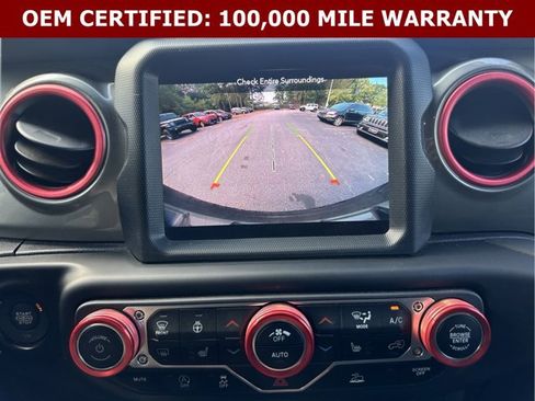 Used 2023 Jeep Wrangler Unlimited Sahara w/ Cold Weather Group AWD/4WD image 19