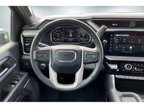 Used 2025 GMC Sierra 3500 Denali w/ Denali Reserve Package image 9