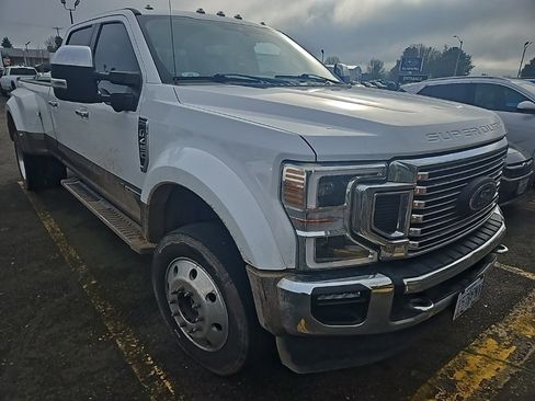 Used 2020 Ford F450 Lariat image 2