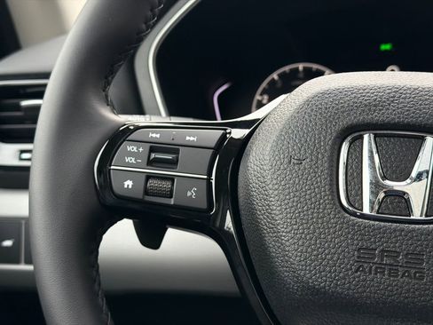 New 2025 Honda Pilot Touring image 25