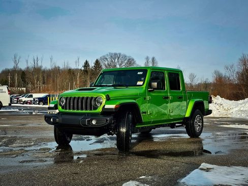 New 2026 Jeep Gladiator Sport AWD/4WD image 7
