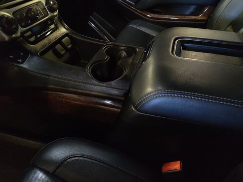 Used 2018 GMC Yukon SLT w/ Open Road Package image 26