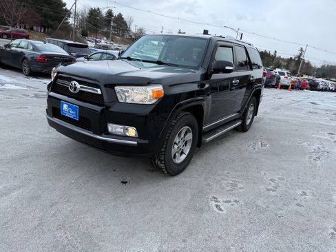 Used 2011 Toyota 4Runner SR5 image 2