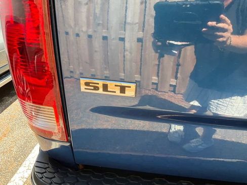 Used 2011 RAM 1500 Classic SLT w/ Luxury Group RWD image 9