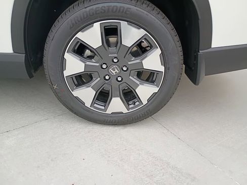 New 2026 Honda Pilot Elite image 5